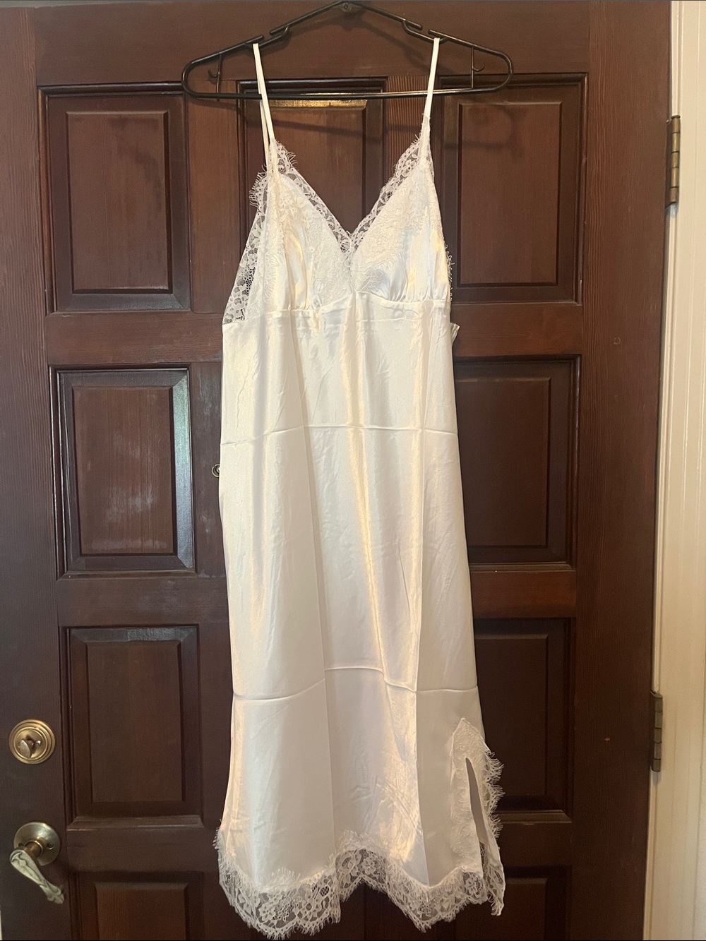 Silky Lace Trim White Slip xl - xxl (Never worn)